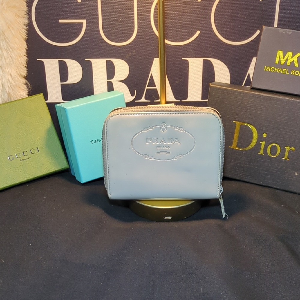 Prada Bone White Patent Leather  Zip Wallet In Good Condition NOW ONLY $200